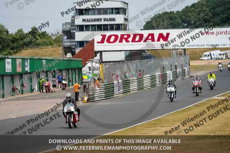 Vintage motorcycle club;eventdigitalimages;mallory park;mallory park trackday photographs;no limits trackdays;peter wileman photography;trackday digital images;trackday photos;vmcc festival 1000 bikes photographs